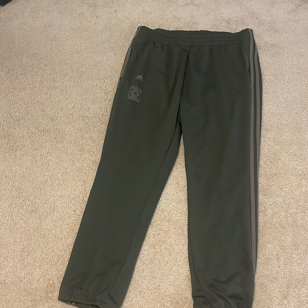 Adidas 
XL
